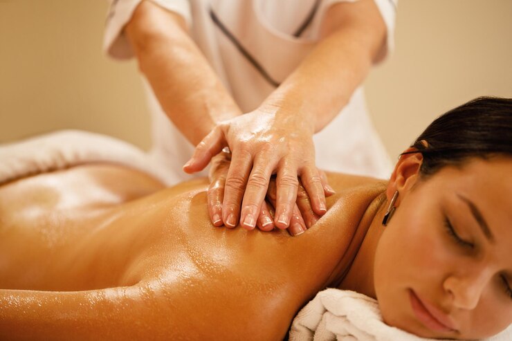 closeup-woman-relaxing-back-massage-spa-salon